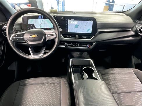 Used 2025 Chevrolet Equinox LT image 21