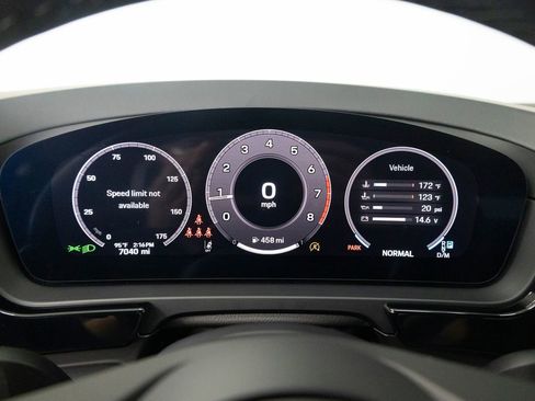 Certified 2025 Porsche Cayenne Coupe AWD/4WD image 20