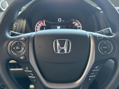 Used 2017 Honda Pilot EX image 17