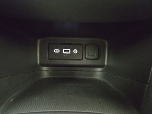 Used 2021 Chevrolet Equinox LT image 25