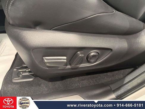 Certified 2024 Toyota Venza XLE AWD/4WD image 15