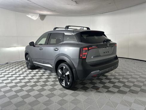 Used 2025 Nissan Kicks SR FWD image 6