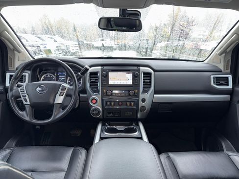 Used 2019 Nissan Titan PRO-4X w/ Pro-4x Convenience Package image 11