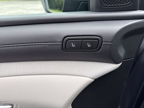 Used 2025 Hyundai Tucson Limited FWD image 18