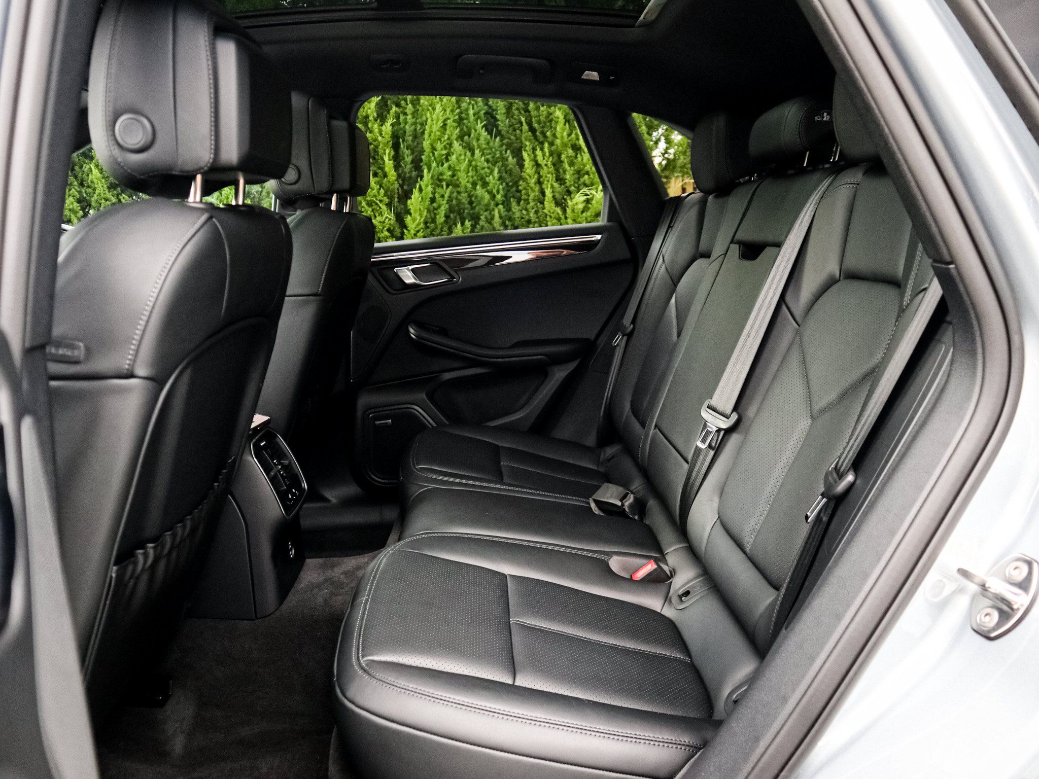 Used 2026 Porsche Macan w/ Premium Package Plus AWD/4WD image 31