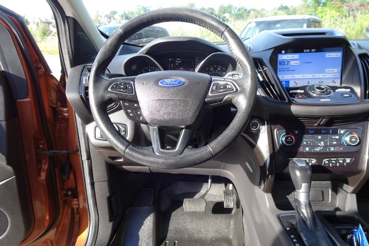 Used 2017 Ford Escape Titanium w/ Equipment Group 301A AWD/4WD image 21