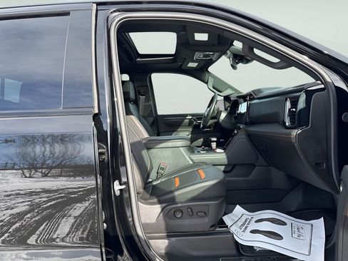 Used 2025 GMC Sierra 1500 AT4 w/ AT4 Premium Package image 10
