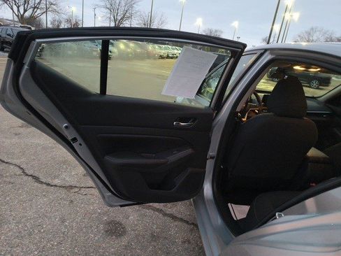 Used 2022 Nissan Altima 2.5 SV image 12