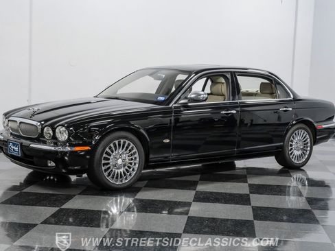 Used 2007 Jaguar XJ8 L RWD image 5