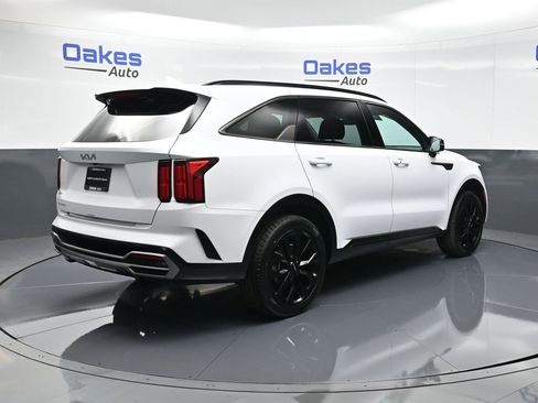 Certified 2023 Kia Sorento SX image 8