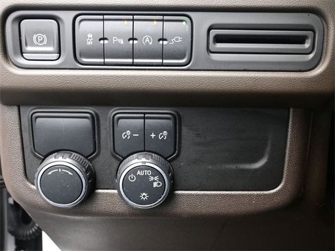 Used 2021 Chevrolet Tahoe LT image 17