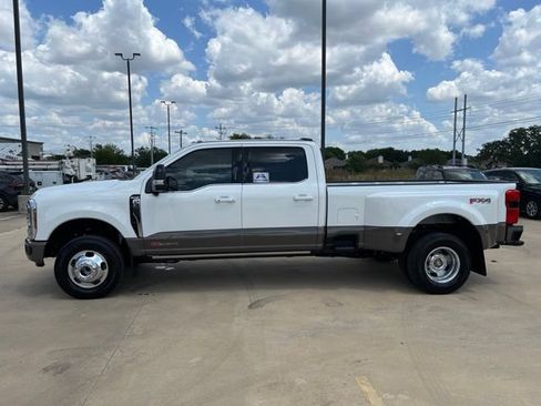 New 2026 Ford F350 4x4 Crew Cab DRW Super Duty image 4