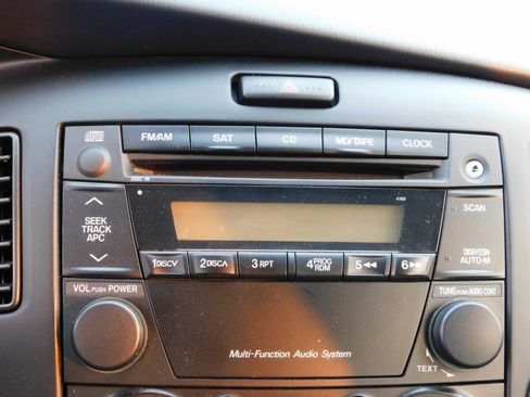 Used 2004 MAZDA MPV LX FWD image 13
