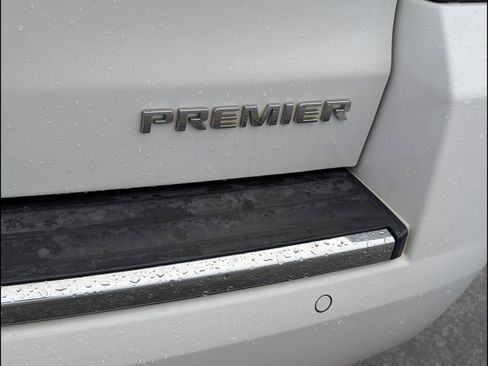 Used 2019 Chevrolet Tahoe Premier AWD/4WD image 18