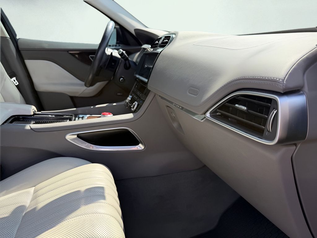 Used 2019 Jaguar F-PACE Portfolio AWD/4WD image 29