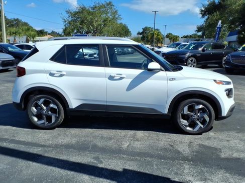 New 2026 Hyundai Venue SEL image 5