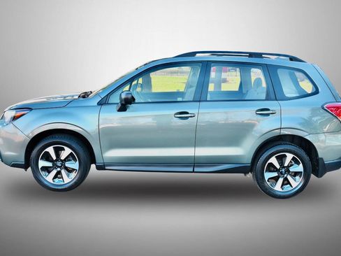Used 2017 Subaru Forester 2.5i w/ Alloy Wheel Package image 4
