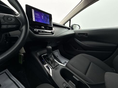 Used 2024 Toyota Corolla LE image 19