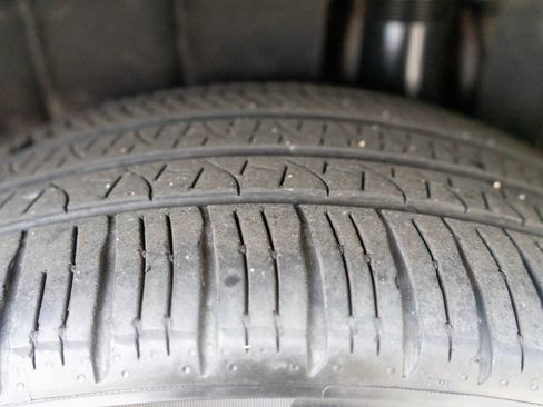 Used 2022 Volkswagen Atlas Cross Sport SEL Premium R-Line image 34