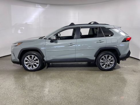 Certified 2022 Toyota RAV4 XLE Premium FWD image 6