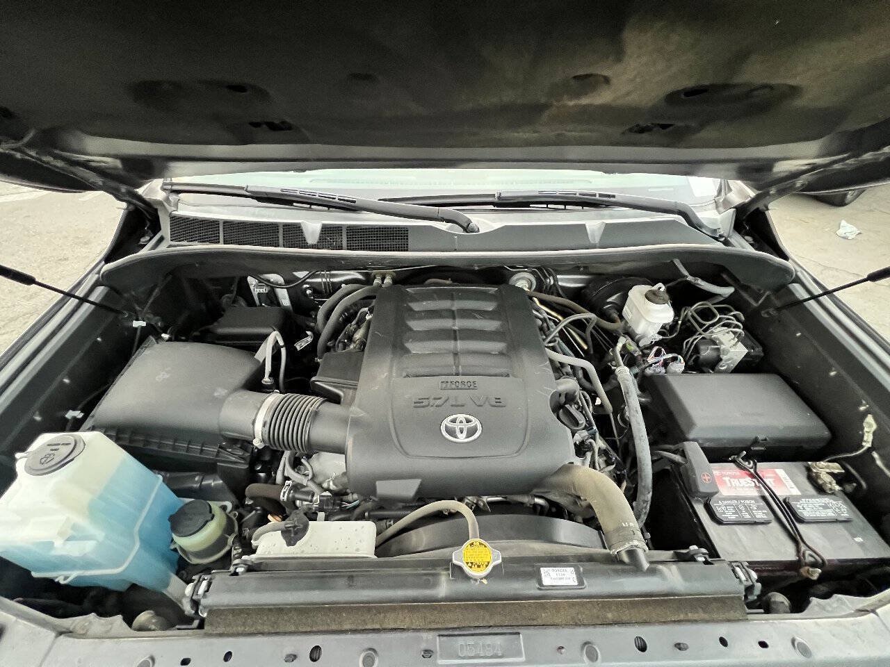 Used 2017 Toyota Tundra Limited w/ Limited Premium Package AWD/4WD image 19