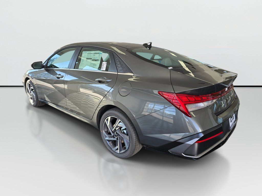 New 2026 Hyundai Elantra Limited FWD image 6