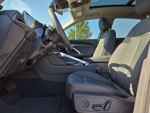 Certified 2025 Audi Q5 Premium w/ Convenience Package image 16