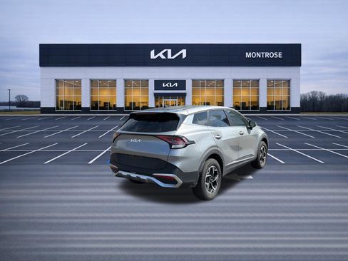 Used 2024 Kia Sportage LX image 5