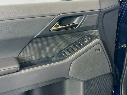 Used 2025 Lexus GX 550 w/ Accessory Package (2T) image 19