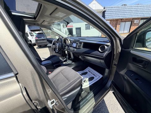 Used 2013 Toyota RAV4 XLE image 19