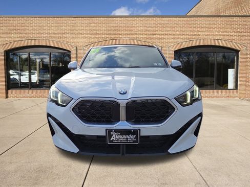 Used 2025 BMW X2 xDrive28i image 9