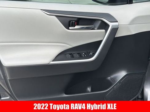 Certified 2022 Toyota RAV4 XLE AWD/4WD image 4