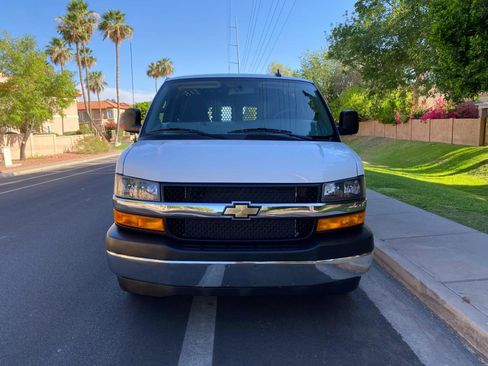 Used 2025 Chevrolet Express 2500 w/ Driver Convenience Package RWD image 5