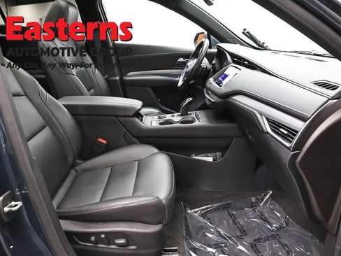 Used 2020 Cadillac XT4 Premium Luxury w/ Sun And Sound Package AWD/4WD image 25
