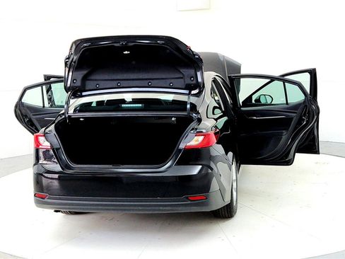 Used 2025 Toyota Camry LE image 11