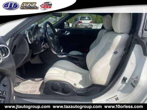 Used 2013 Nissan 370Z Roadster RWD image 9