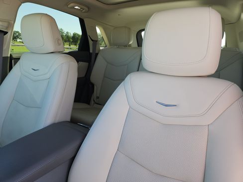 Used 2021 Cadillac XT5 Premium Luxury FWD image 26