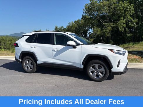 Used 2022 Toyota RAV4 XLE FWD image 7