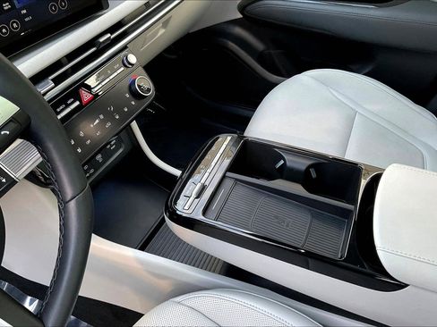 Used 2025 Hyundai Tucson Limited image 19