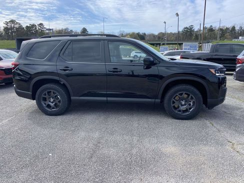 New 2026 Honda Pilot TrailSport image 2