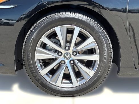 Used 2020 Lexus ES 300h w/ Premium Package FWD image 13