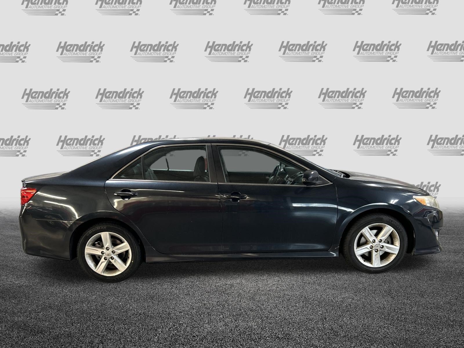 Used 2014 Toyota Camry SE FWD image 3
