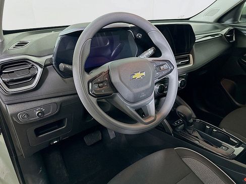 Used 2025 Chevrolet TrailBlazer LT image 9