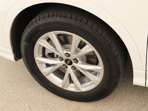 Certified 2025 Audi Q3 2.0T Premium w/ Convenience Package image 32