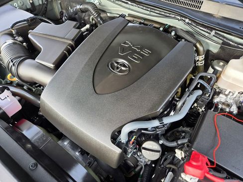 Used 2023 Toyota Tacoma 4x4 Double Cab image 16