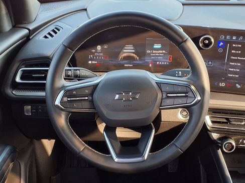 Used 2024 Chevrolet Traverse LT w/ Midnight/Sport Edition FWD image 11