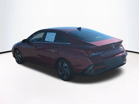 Used 2025 Hyundai Elantra SEL FWD image 7