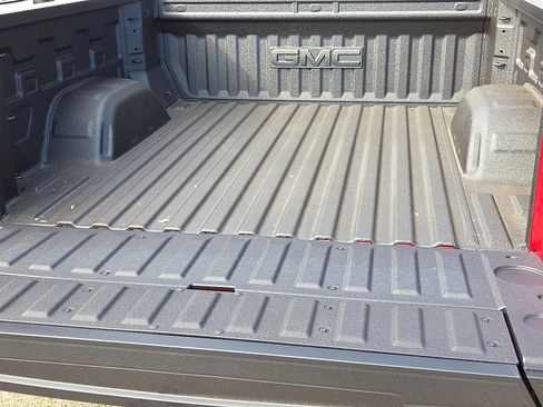 New 2026 GMC Sierra 1500 SLT image 7