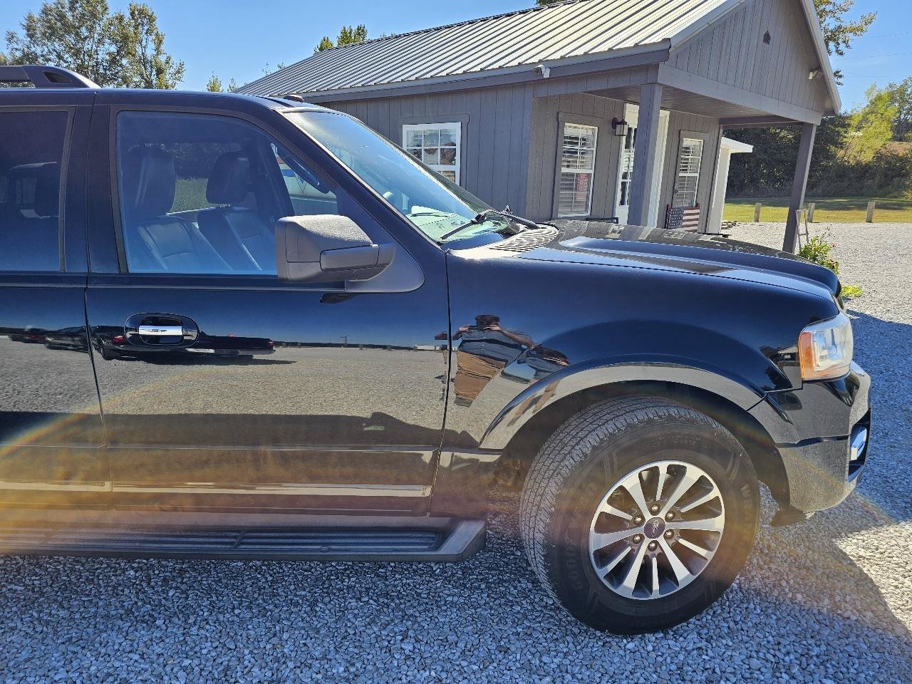 Used 2017 Ford Expedition EL XLT w/ Equipment Group 202A AWD/4WD image 12