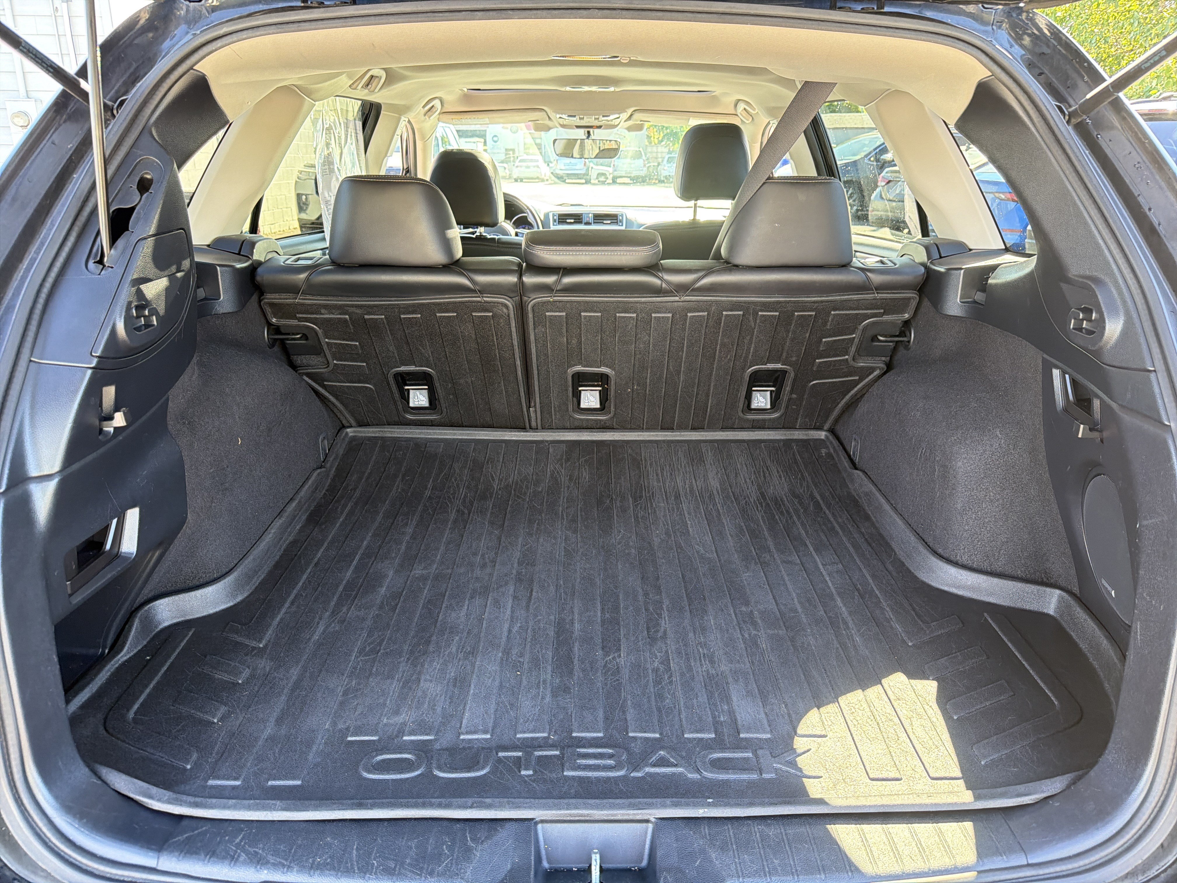 Used 2018 Subaru Outback 2.5i Limited AWD/4WD image 4